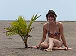 Paula am Strand von Jaco