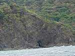 kleine Höhle am Strand