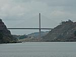 Wir fahren auf die Brücke Centenarion zu