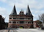 Das Holstentor - ein mal von "hinten" . . .