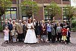 Gruppenbild mit Familie und Freunden