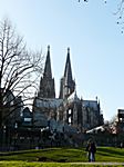 Der Dom vom Rheinufer aus gesehen