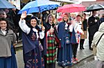 11. Tag - KRISTIANSUND. Die Bevölkerung in Tracht beim Festumzug