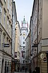 Blick auf Polizeiinspektion und Rathaus
