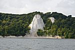 Kreidefelsen und Königstuhl .... mit einem kleine Boot vom Wasser aus